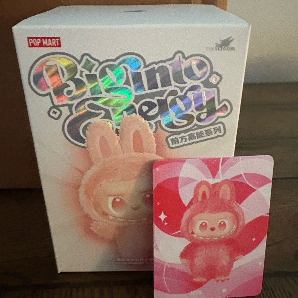 Pop Mart Big Into Energy Love New in Box